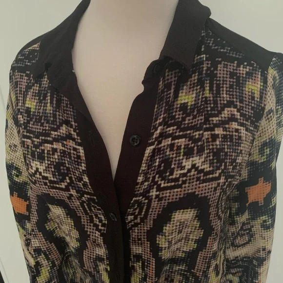 Gorgeous Abstract Pattern Top - Large - EUC - Picture 2 of 4